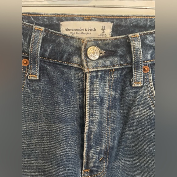 Abercrombie & Fitch High Rise Mom Jean - Picture 3 of 7